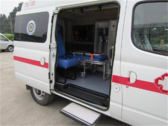 阿拉山口救护车出租服务案例7